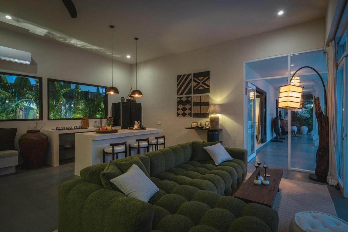 The Jungle - Luxurious & Tropical Concept - 3Br - Central Canggu 외부 사진