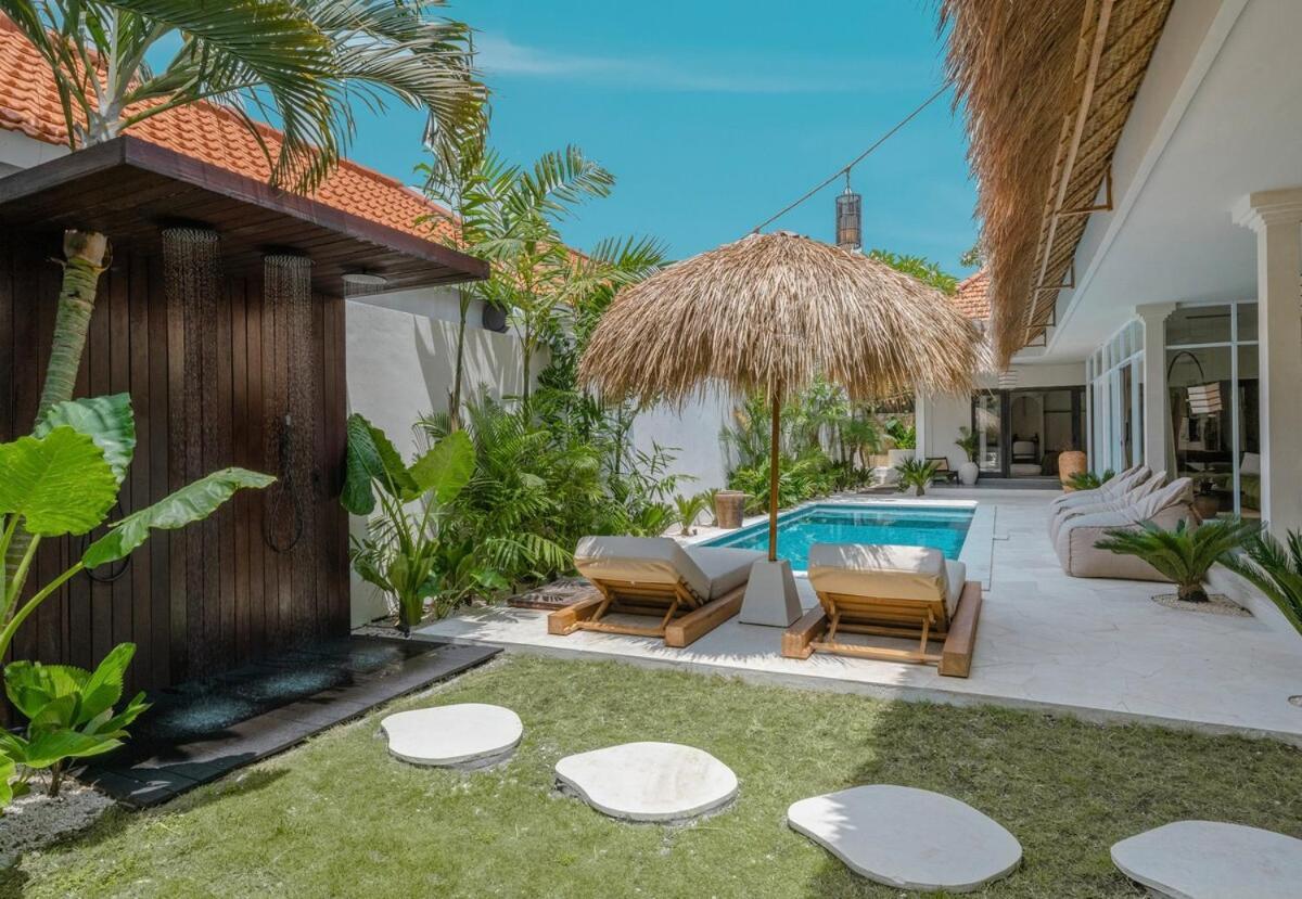 The Jungle - Luxurious & Tropical Concept - 3Br - Central Canggu 외부 사진
