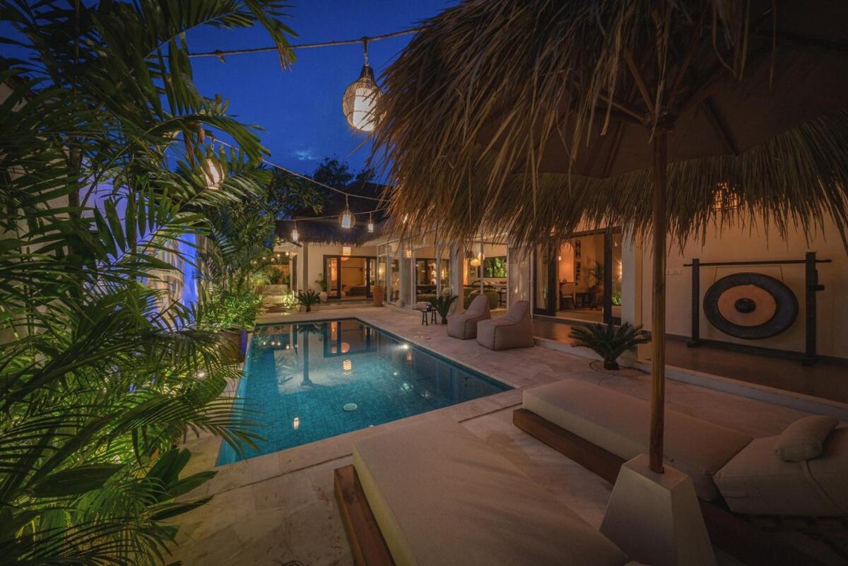 The Jungle - Luxurious & Tropical Concept - 3Br - Central Canggu 외부 사진