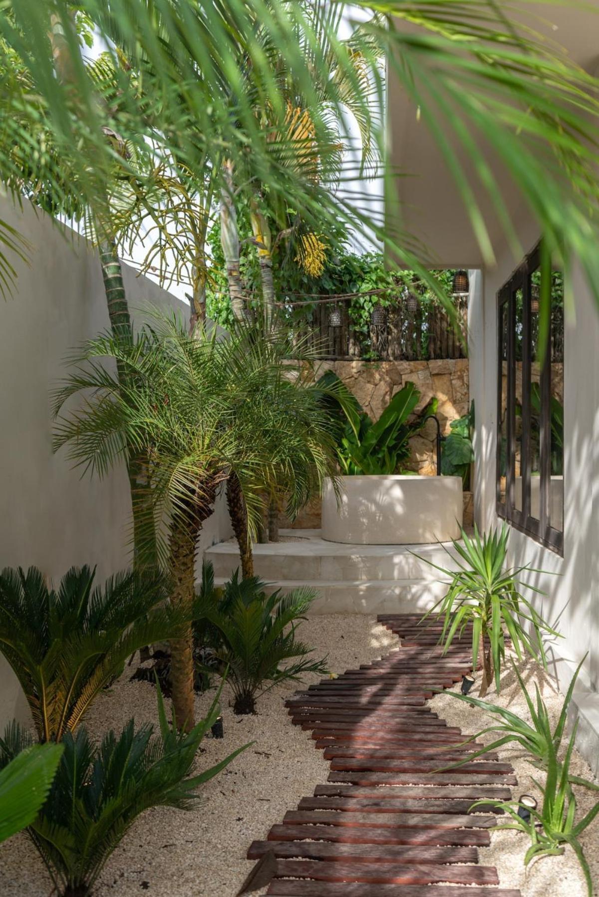 The Jungle - Luxurious & Tropical Concept - 3Br - Central Canggu 외부 사진