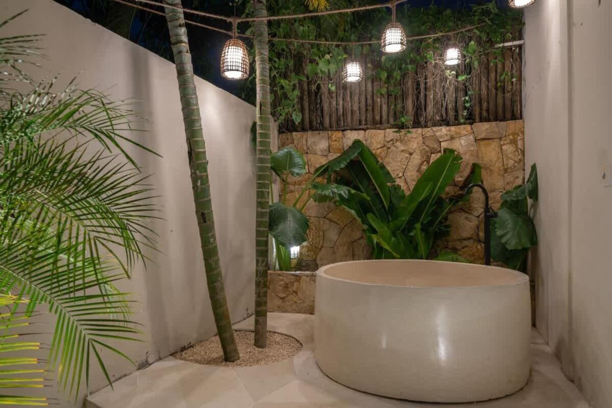 The Jungle - Luxurious & Tropical Concept - 3Br - Central Canggu 외부 사진