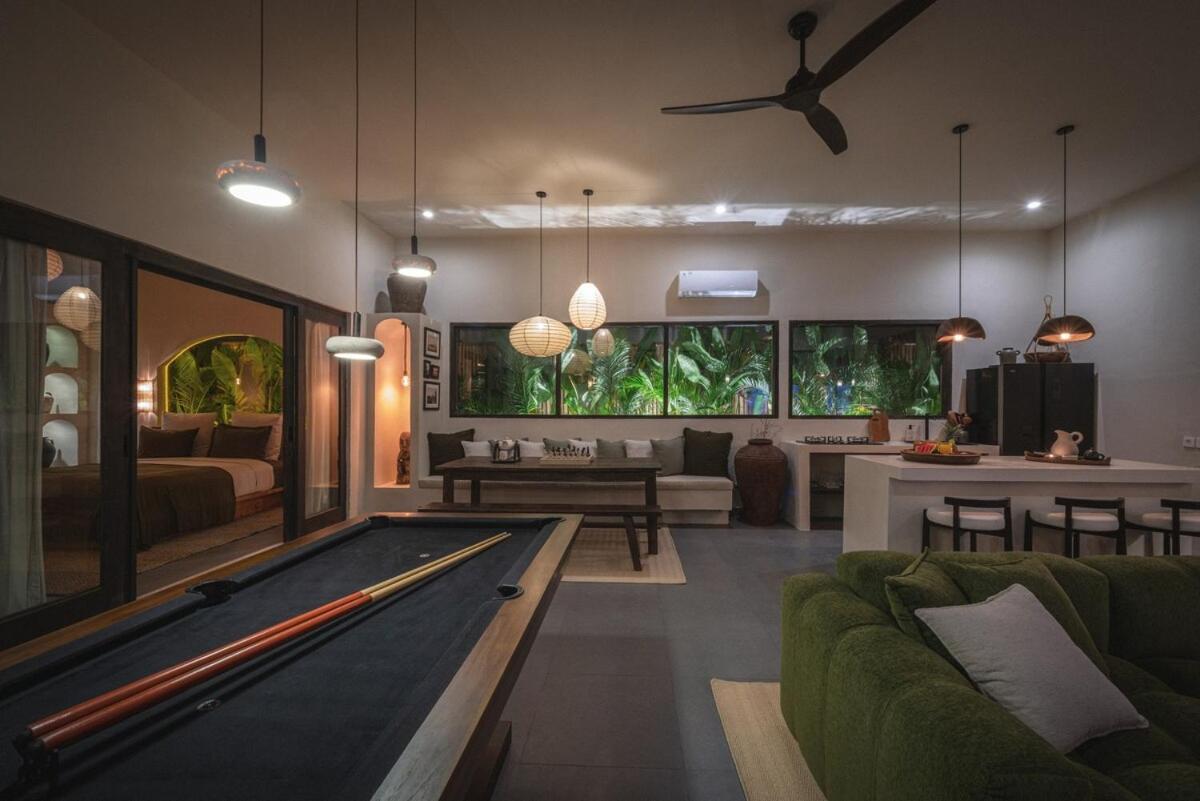 The Jungle - Luxurious & Tropical Concept - 3Br - Central Canggu 외부 사진