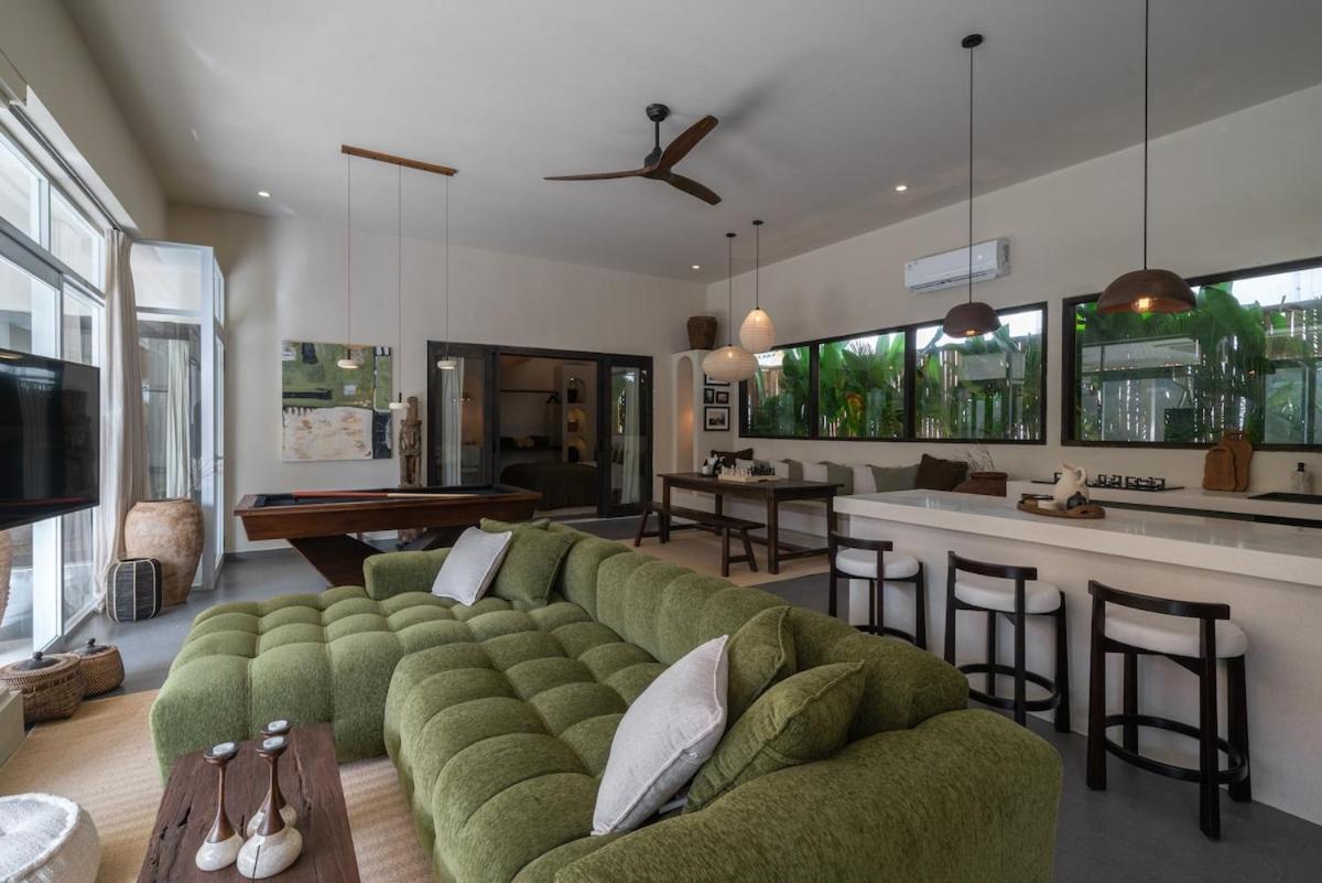 The Jungle - Luxurious & Tropical Concept - 3Br - Central Canggu 외부 사진