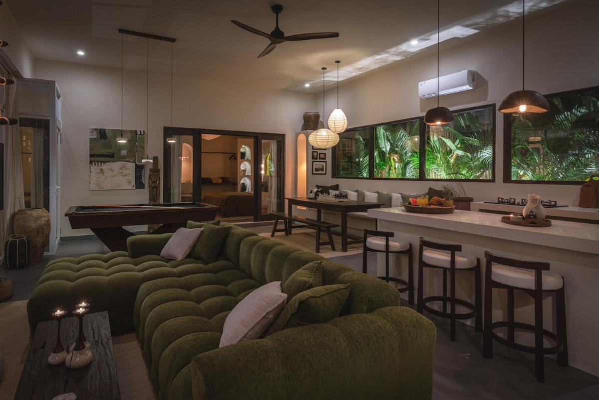The Jungle - Luxurious & Tropical Concept - 3Br - Central Canggu 외부 사진